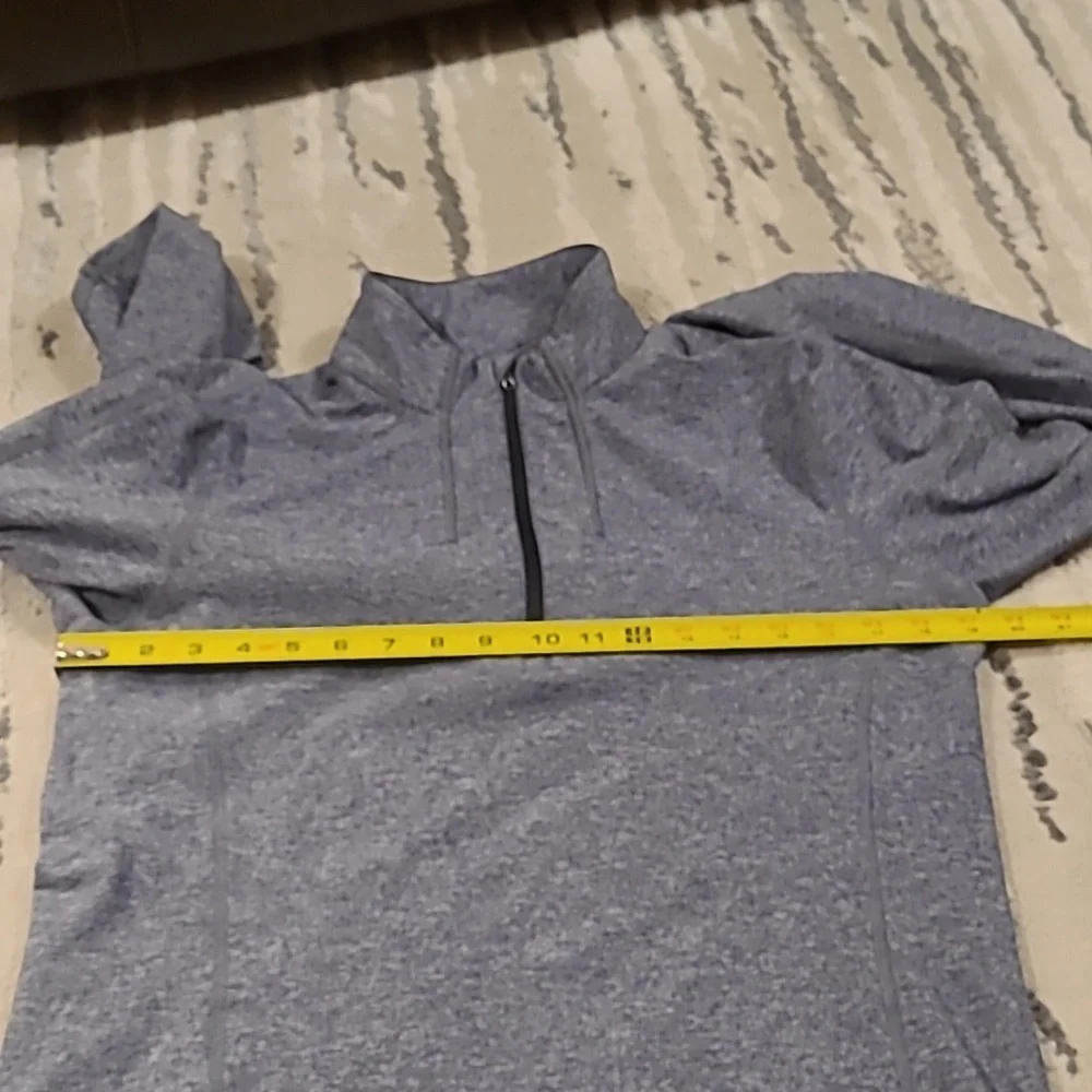 Lululemon 1/4 zip pullover w/thumbholes, Authentic!! - Picture 2 of 11